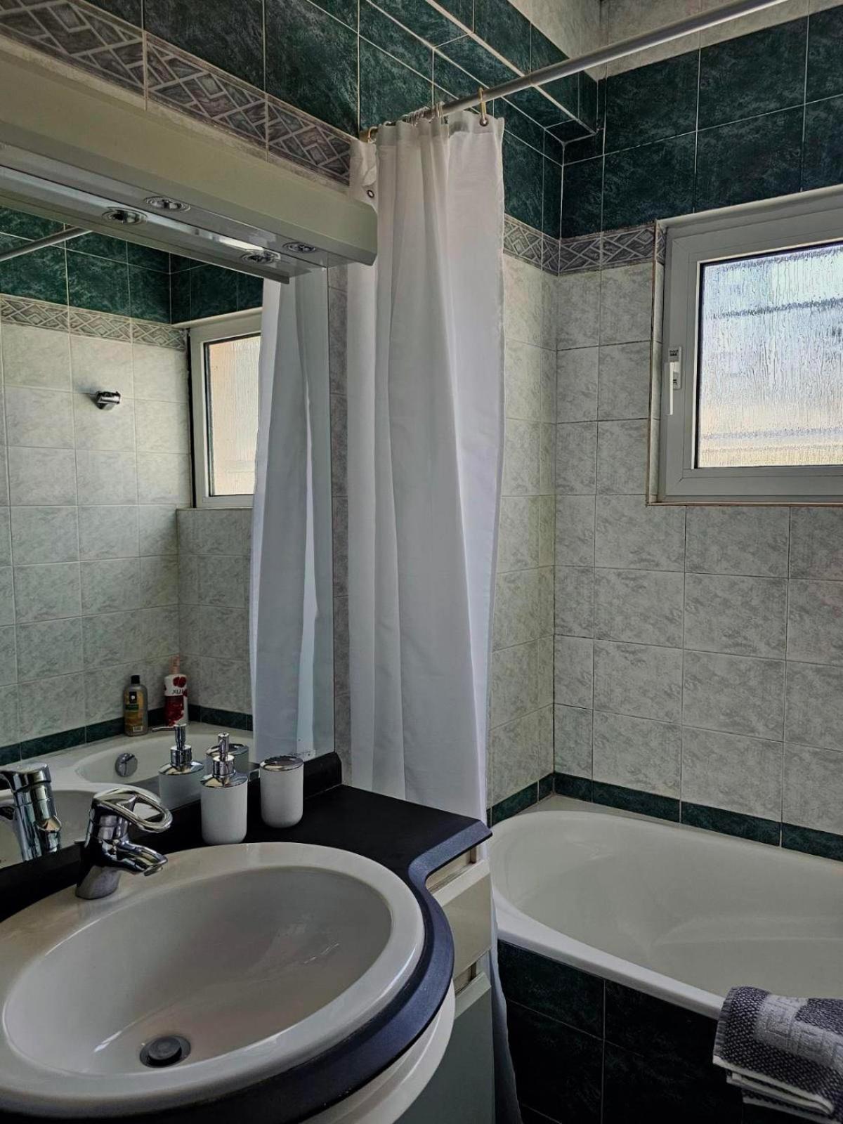 One Artemis Near The Sea And The Airport Apartamento Exterior foto